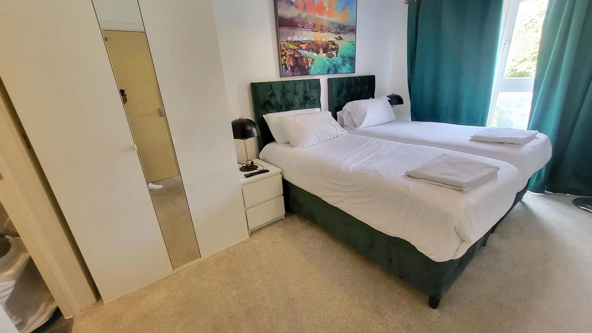 Garland Central City Apartment London 2 0*,